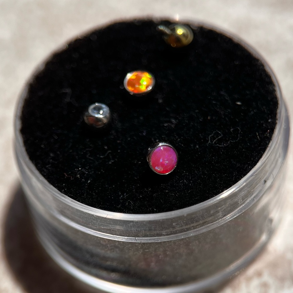 Anatometal TI Threaded Ends 18/16 gauge - Picture 13 of 17